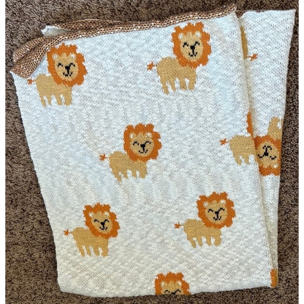 Thick Knitted Lion Print Unisex Baby Blanket 39" x 31"